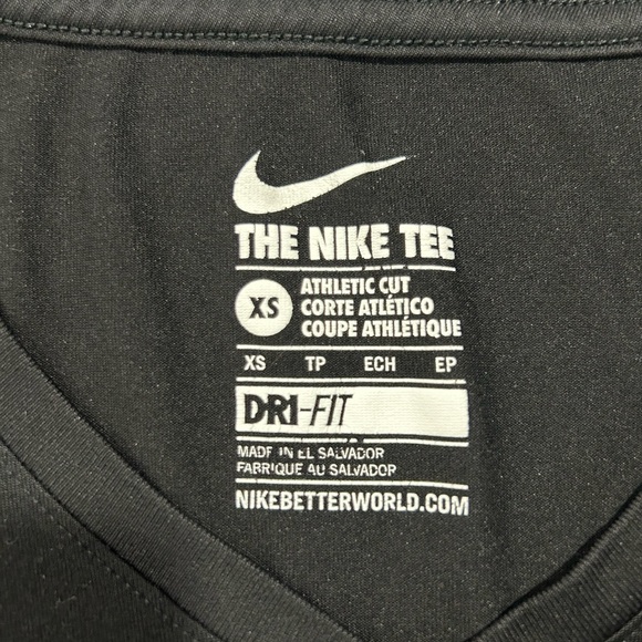 Nike womans short sleeved v-neck t-shirt - Picture 3 of 3